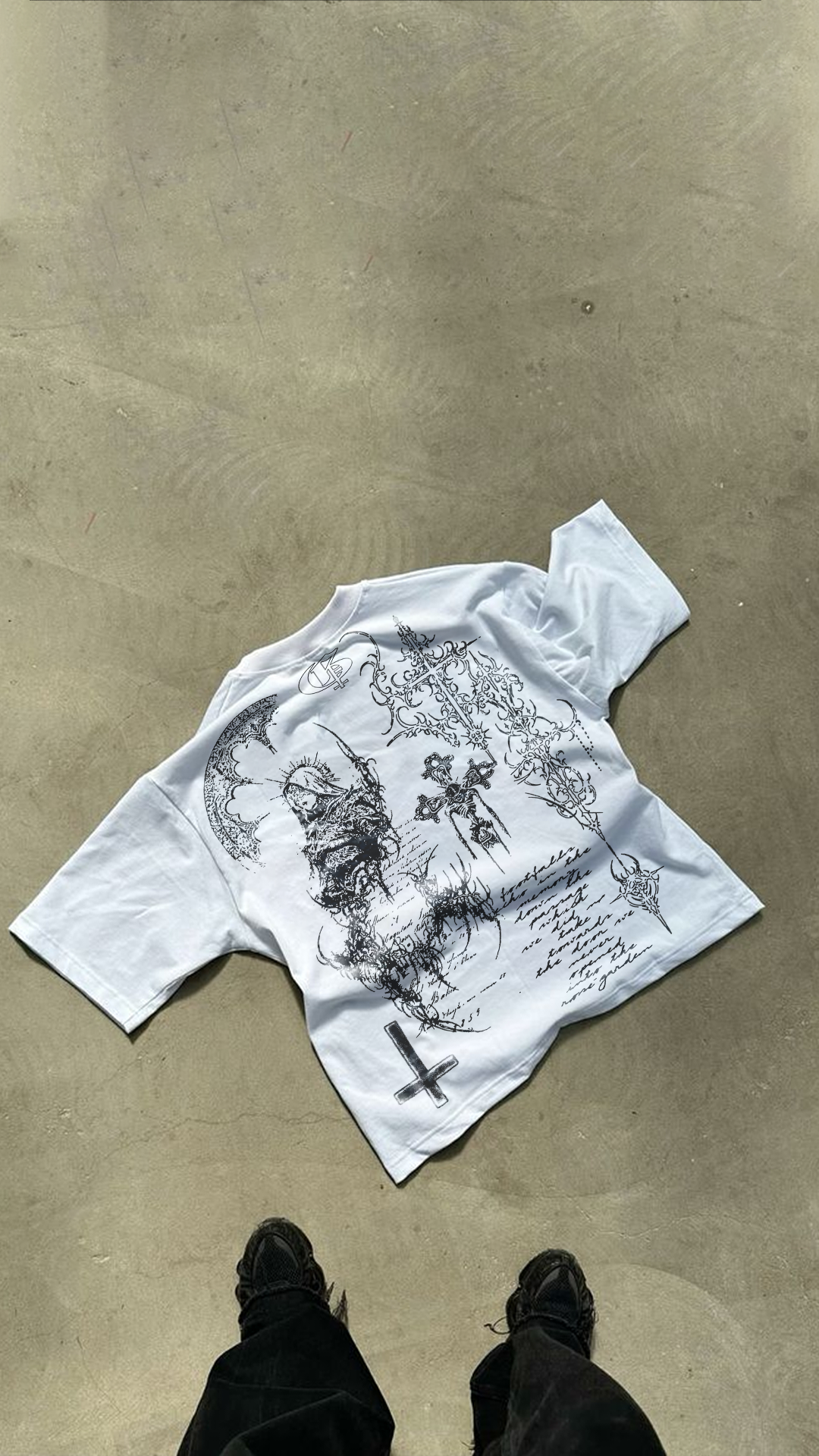 GHOSTY BOXY OVERSIZED TSHIRT