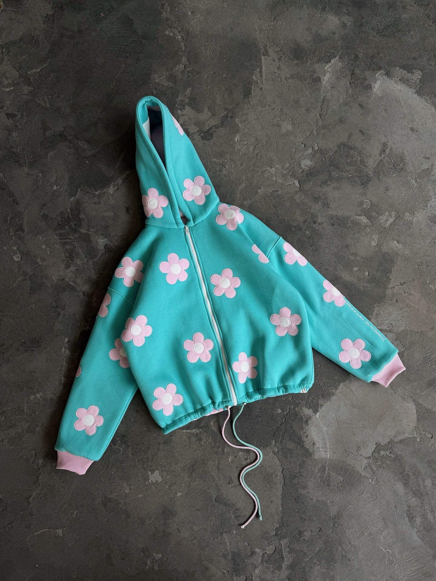 The Blue Daisy